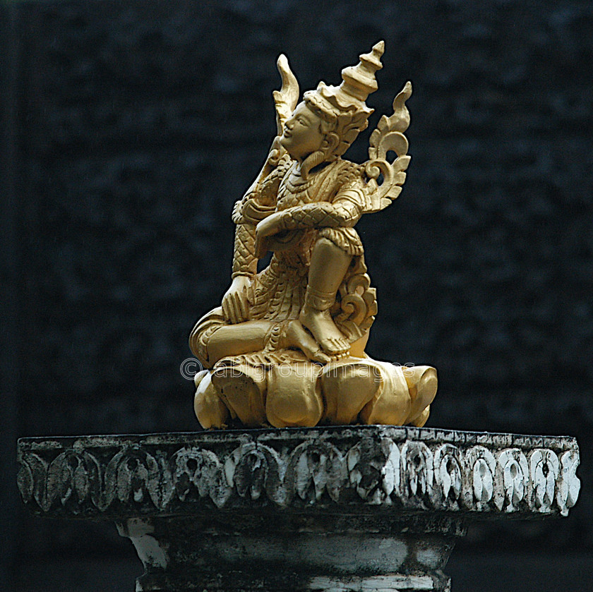 Burma - 00913 
 Gold Statue - Central Manadalay - Shwenandaw Monastry and area 
 Keywords: ART, Asia, Burma, gold, , Myanmar, Religion, religious objects, sculpture, statue,