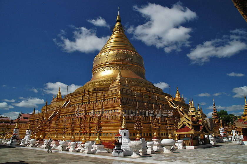 Burma - 01242 
 Bagan Plain - Shwezigon Pagoda, Nyaung U & Wetkyi-in. 
 Keywords: Myanmar, building, Burma, Stupa, Bagan, architecture, religious building, Asia