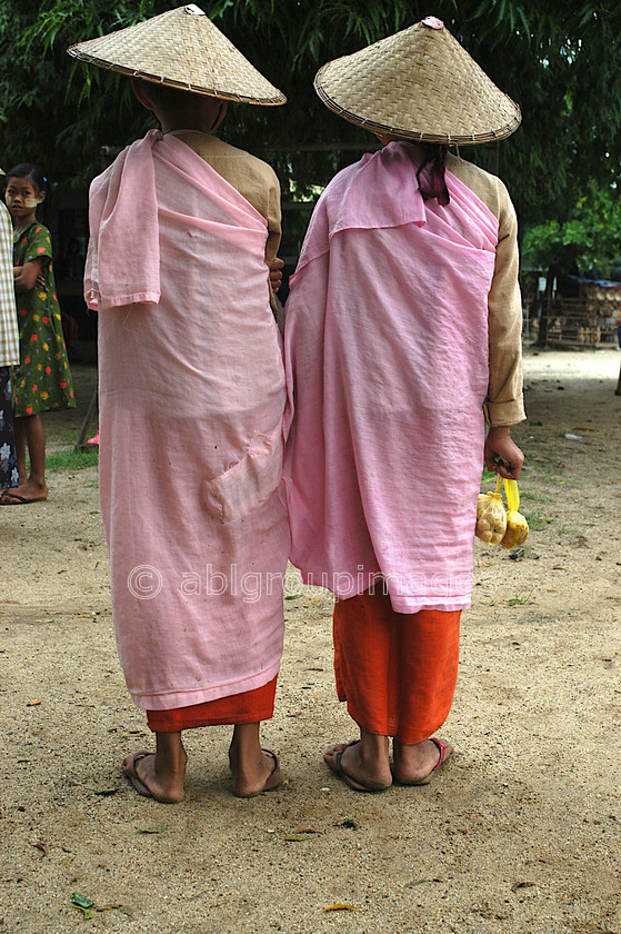 Burma - 00768 
 Young Nuns, Mandalay - Mingun Tour 
 Keywords: Girl, Bagan, Myanmar, Burma, Asia, nun, Portrait, OCCUPATION, religion