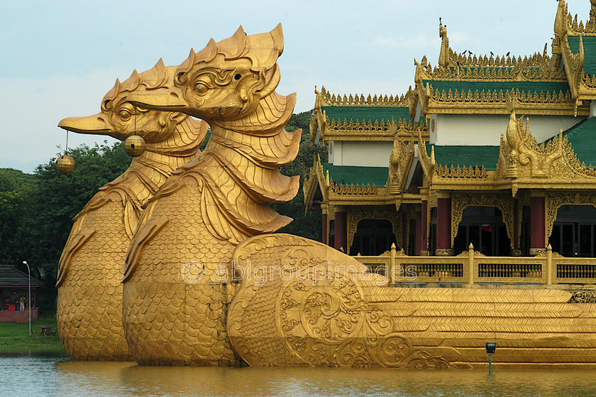 Burma - 00134 
 Karaweik Palace - Kan Daw Gyi Lake, Yangon 
 Keywords: Burma, Asia, Myanmar, Yangon